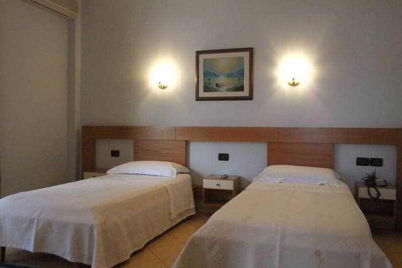 Paradise Beach Hotel Radhimë Exteriér fotografie